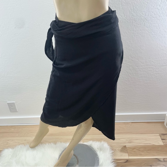 ASOS designs- black petite cover up sarong wrap skirt w side tie- US 6 - Picture 15 of 15